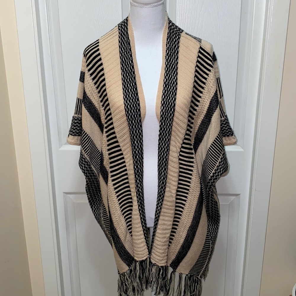 Poof open fringe cardigan